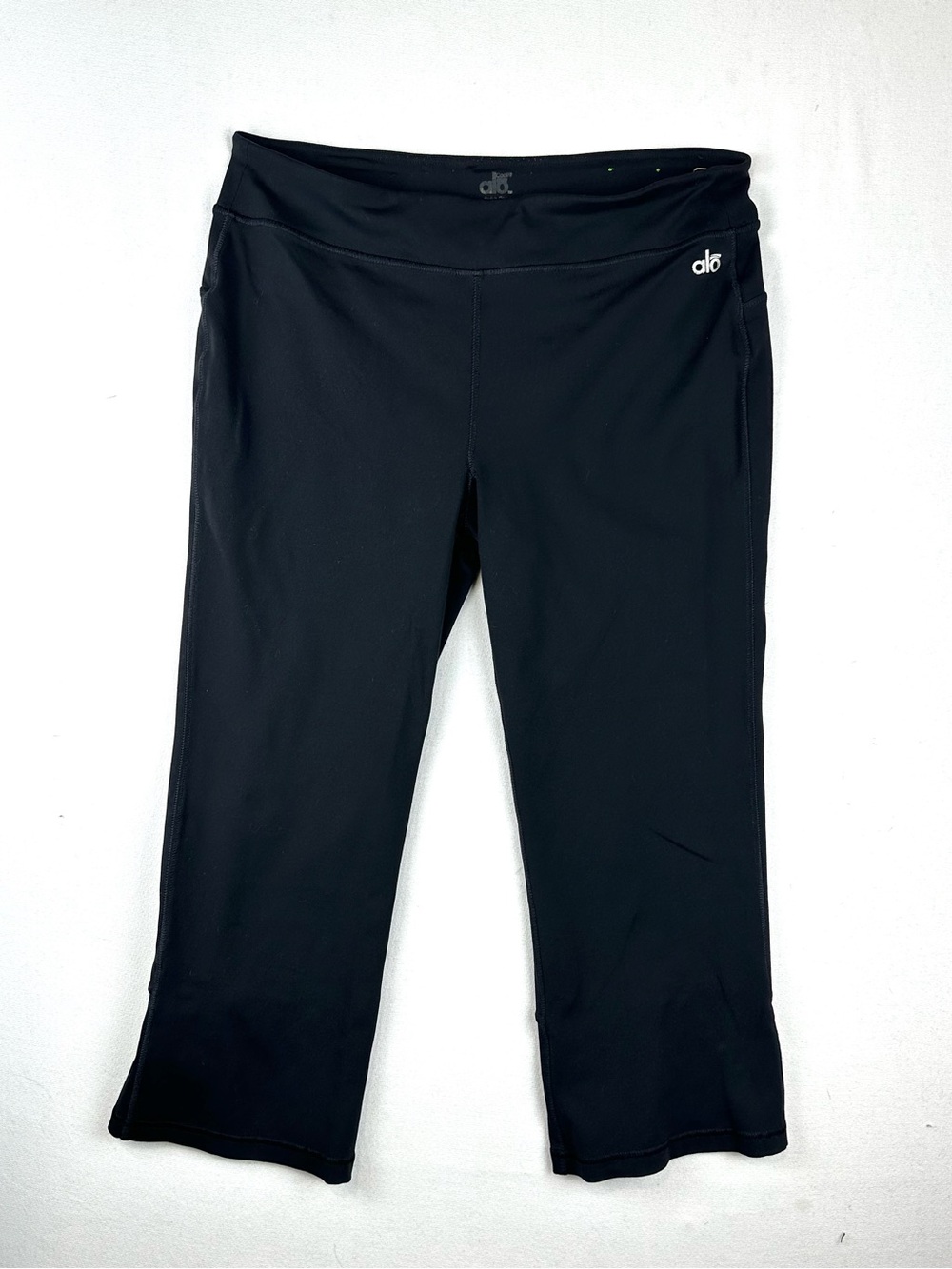 Alo Yoga CoolFit Crop Flare Capri Pant Legging Split Tulip Hem Black Activewear